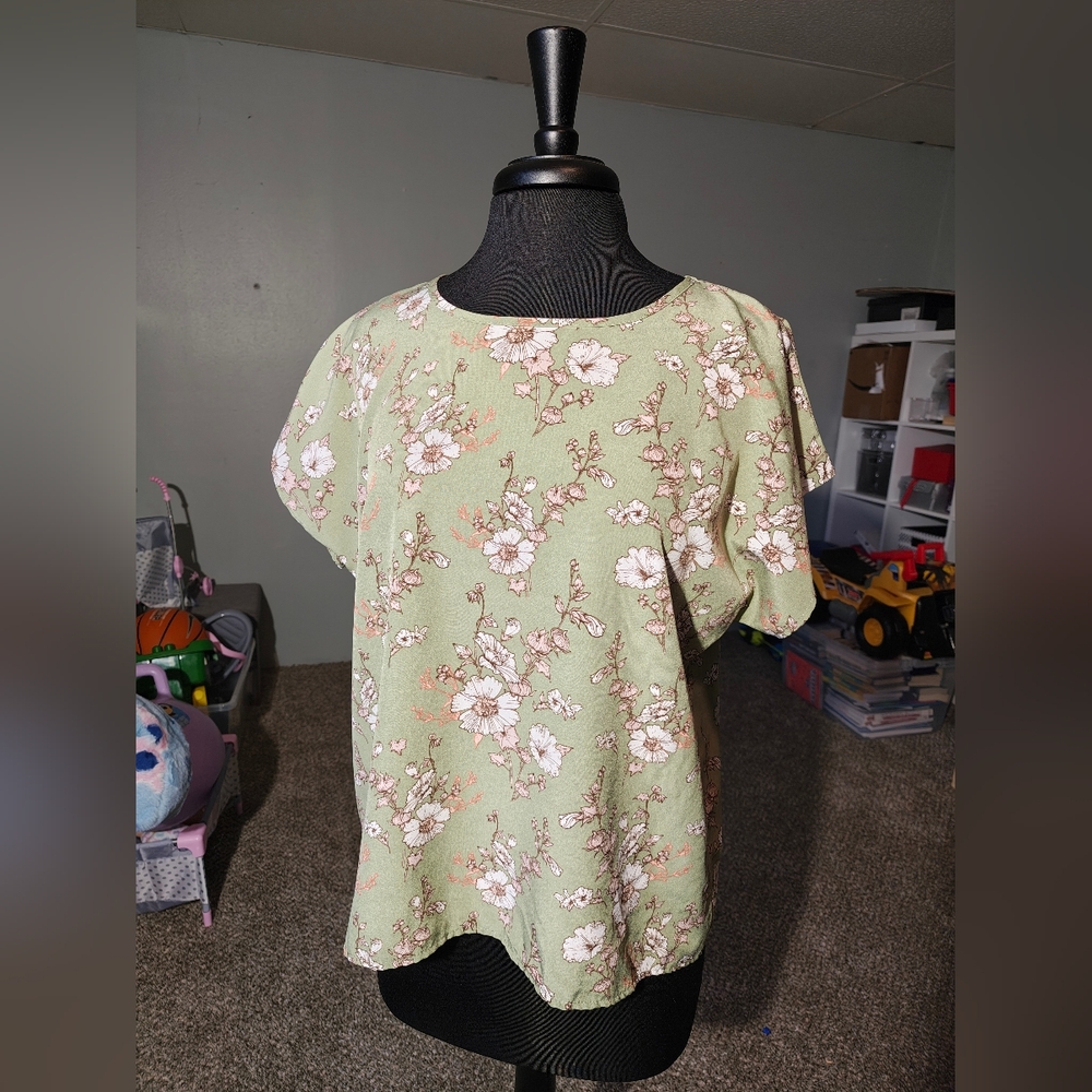 SHEIN Green Floral Blouse